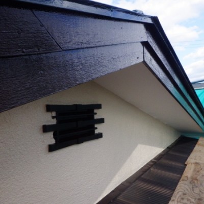 日光市　屋根・外壁塗装工事　１０日目　ベランダ塗装完了　雨戸・板金塗装完了