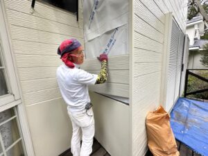 新規外壁材貼り付けの様子