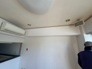 リビング エアコン、クロス施工前