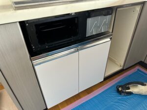 コンロ台を設置しコンロも再設置した様子