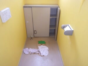 1階トイレアフター｜撤去後のすっきりした空間