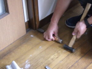 建具枠加工中の写真