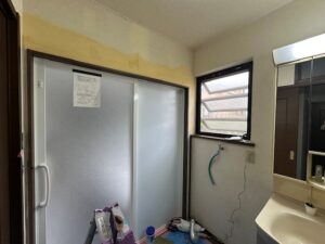 壁のパテ処理施工