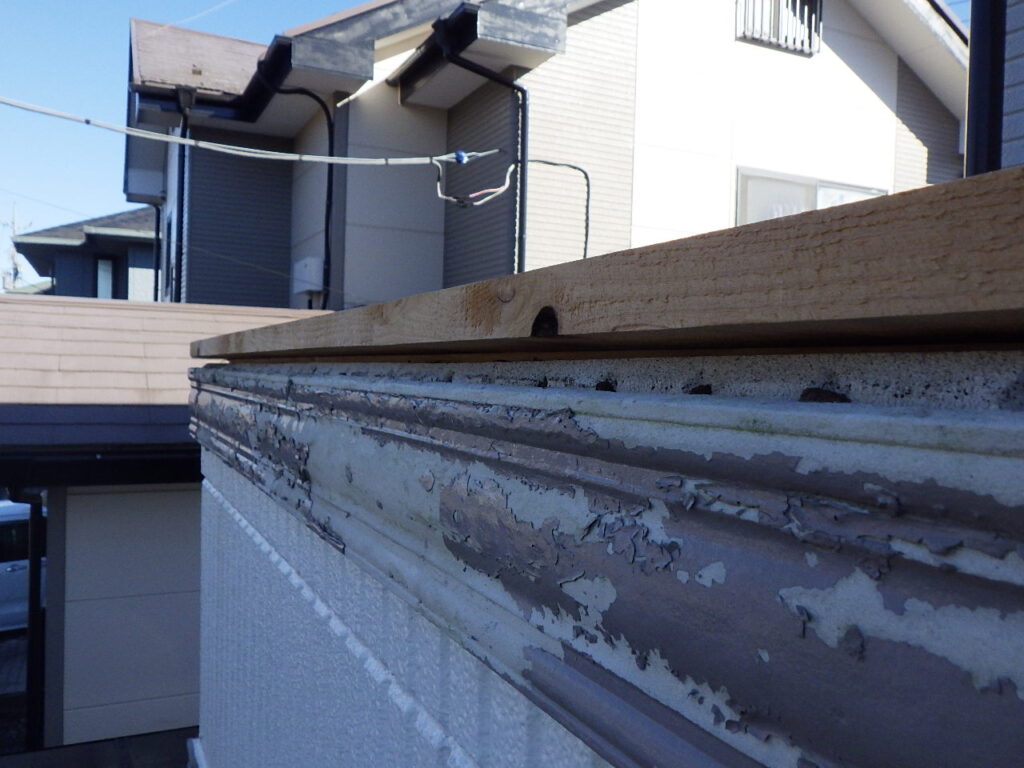 コーキング充填前になります。