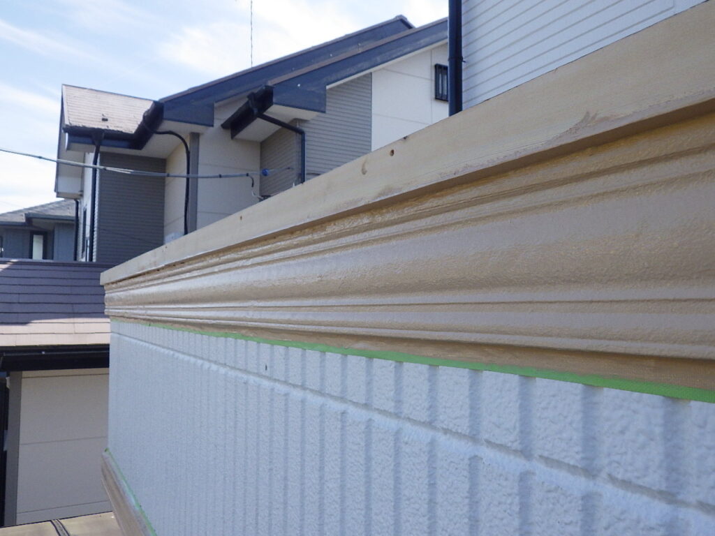 中塗り塗装完了になります。