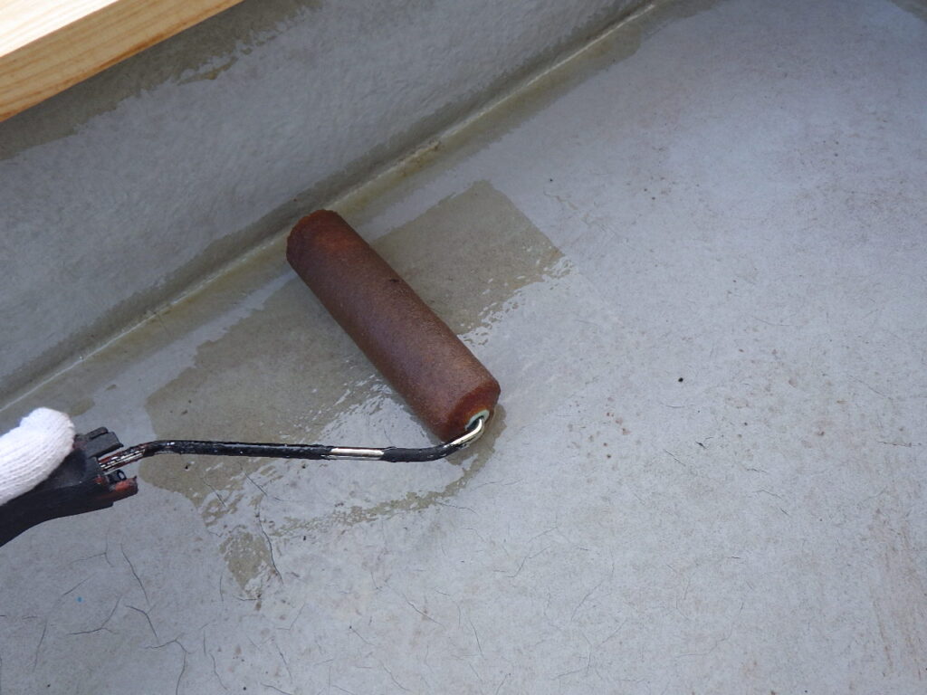 下塗り塗装中になります。