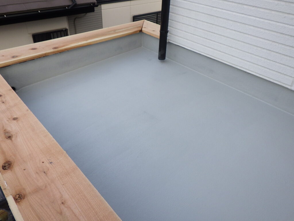 上塗り2回目完了になります。