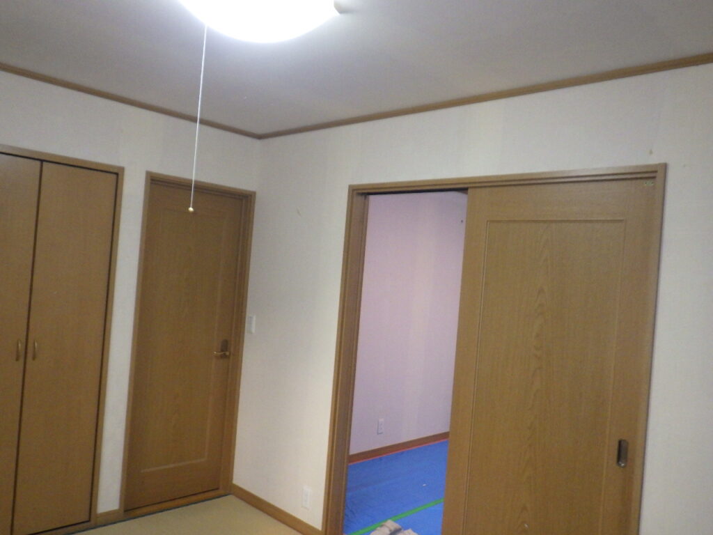 和室クロスはがし完了