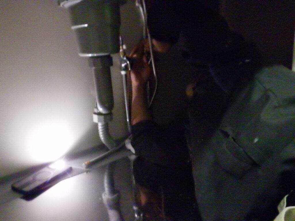 取り付けている様子になります。