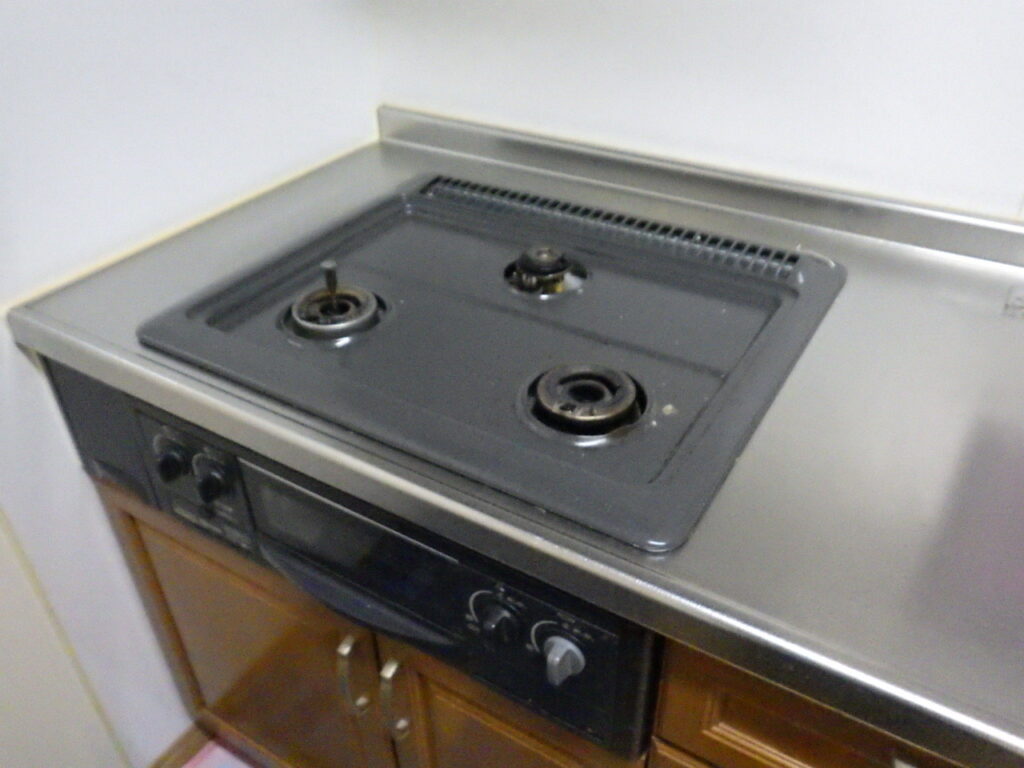 ガスコンロ施工前になります。