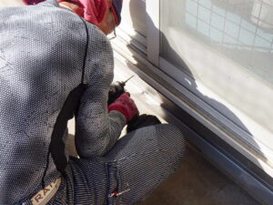 根太掛けの取り付けを行っていきます。