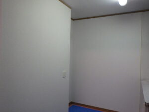 キッチンのクロス貼り替え完了になります。