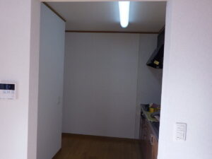 キッチン　クロス貼り替え後