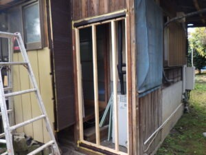 上塗り塗装完了になります。