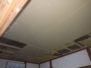 途中まで張り替えて本日は、終了になります。お疲れ様でした。