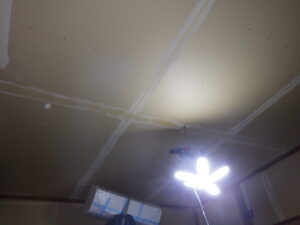 パテ処理【1回目】完了になります。