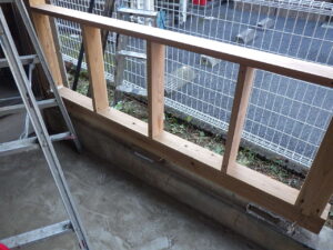 下も間柱の取付けが完了。