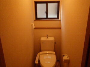 トイレ　クロス貼り替え前