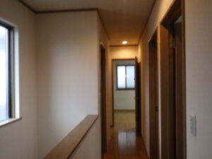 廊下クロス貼り替え前