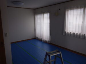 洋室②クロス貼り替え前