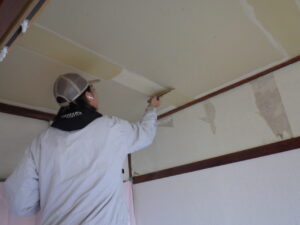 パテ処理3回目（仕上げ）を行っていきます。