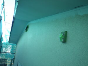 軒天２回目塗装完了。