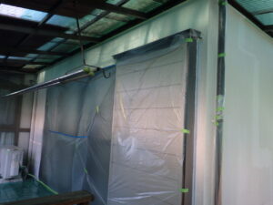 南面　下塗り塗装完了。