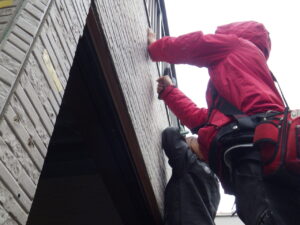 サイディング張り付けから行っていきます。