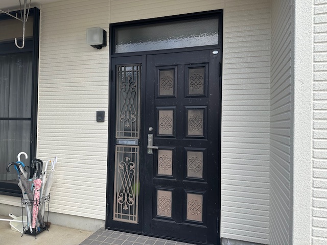 施工前（玄関から冷気が入ってくる）