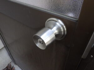 ドアノブ交換完了後になります。