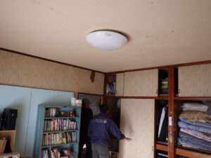 洋室　押し入れ　施工前