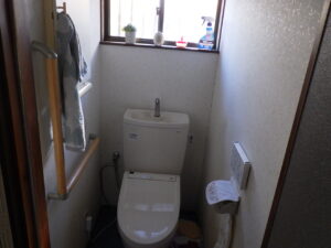 トイレクロス剝す前