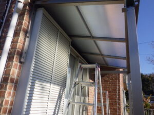 屋根パネルの取付け完了。