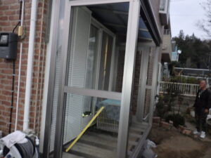 側面fix枠下部分完了。