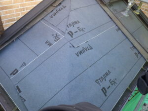 ルーフィング重ね張り完了になります。