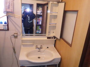 洗面化粧台を交換する前