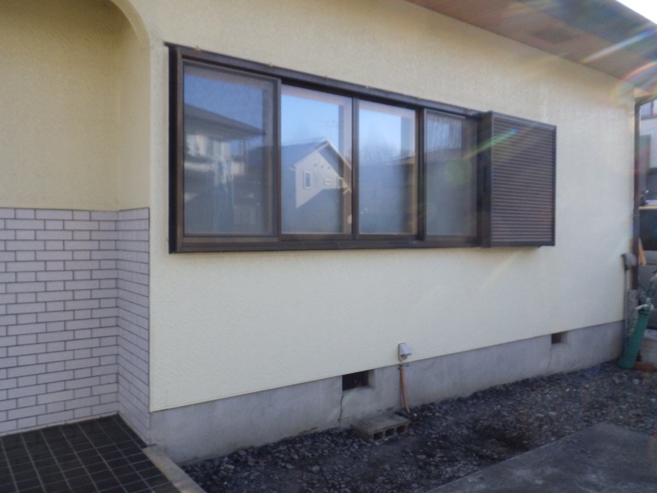 施工前：玄関横スペース（テラス屋根設置前）