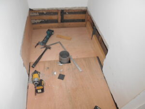 下地を取付けていきます。 