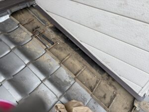 瓦の撤去完了になります。