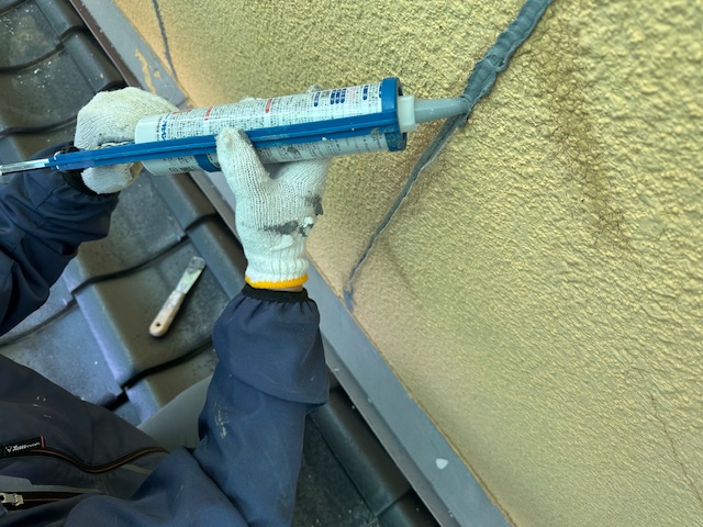 モルタルの深い割れ補修（注入等）の様子