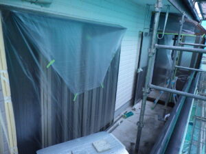 ベランダ養生途中。