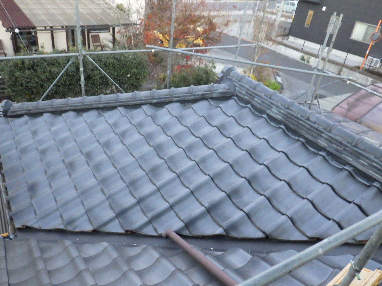 下屋根 漆喰施工後