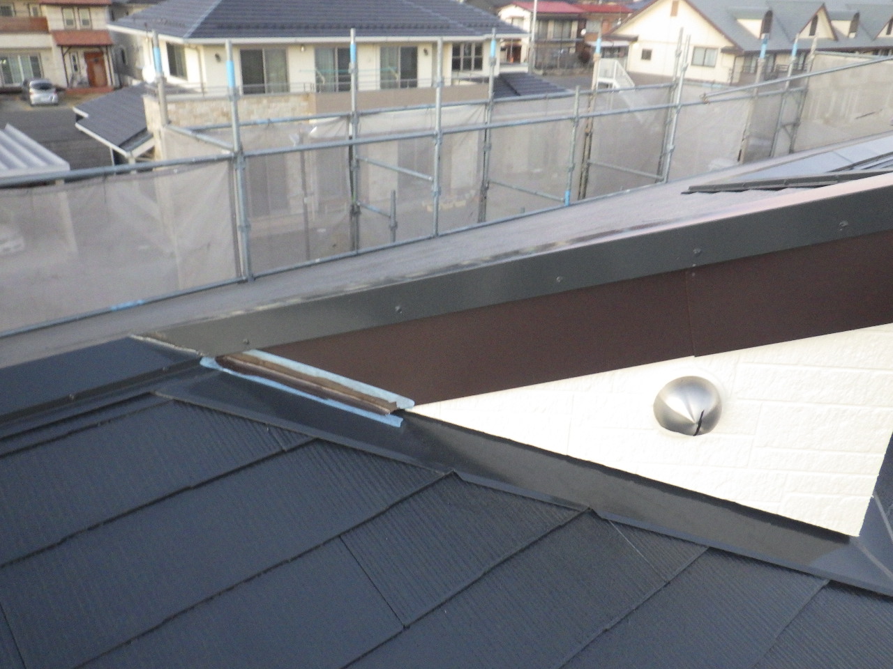 施工後：ドーマー破風板も板金カバーし取り合いを防水処理（宇都宮市）