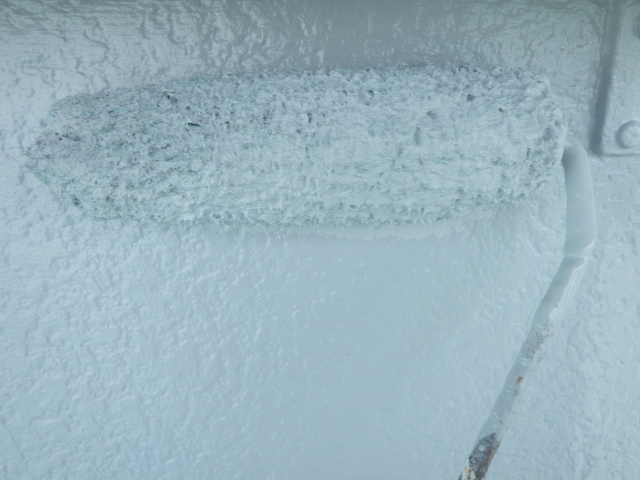 ヘアークラック補修（微弾性フィラー等）の様子