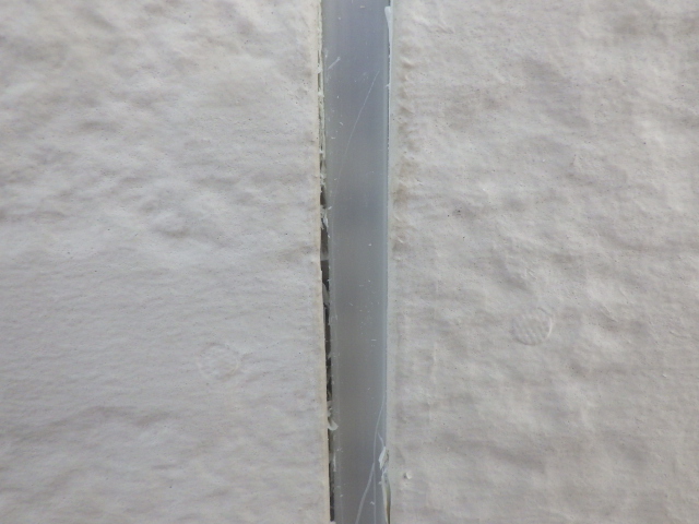 コーキングの肉やせ（痩せて溝ができる）