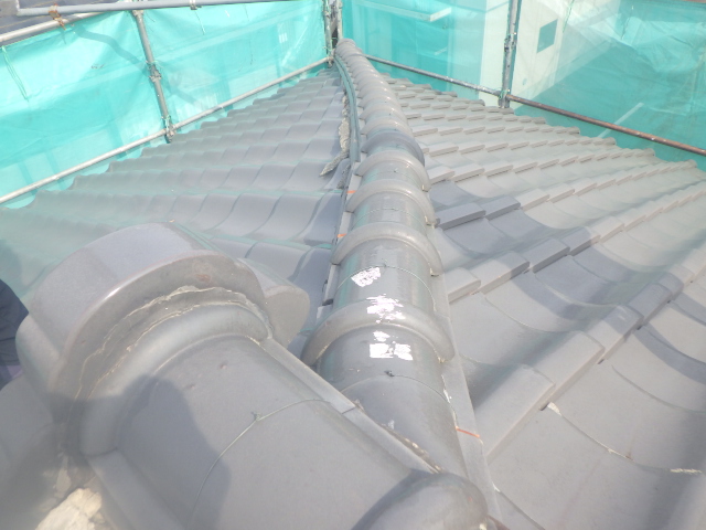 瓦のズレ（棟・のし瓦）の写真