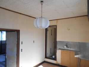 クロス剥し完了。