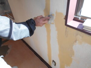 パテを行っている様子。