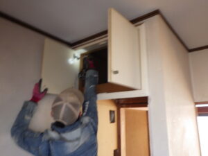 解体を進めて行きます。 