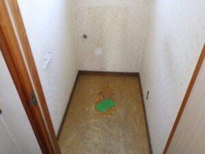 ２階のトイレ解体完了になります。